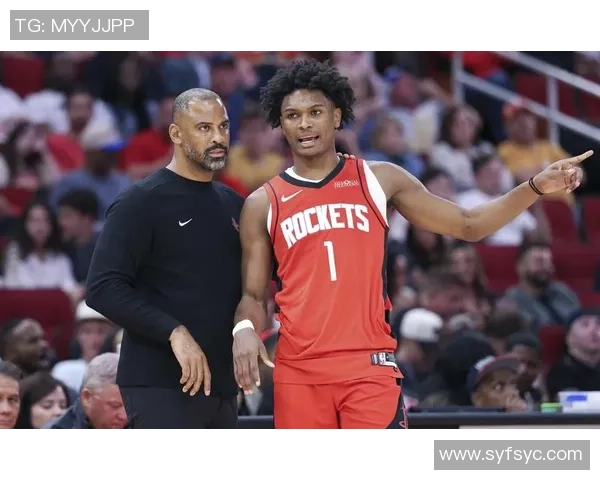 假如阿门不持续练控卫,感觉火箭这轮重建就完全失利了,现在火箭的方向是正确的